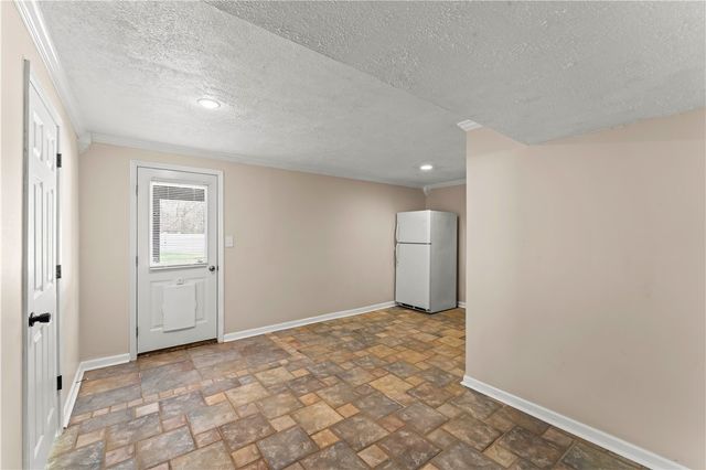 118 Commodore Dr, North Fayette, PA 15057