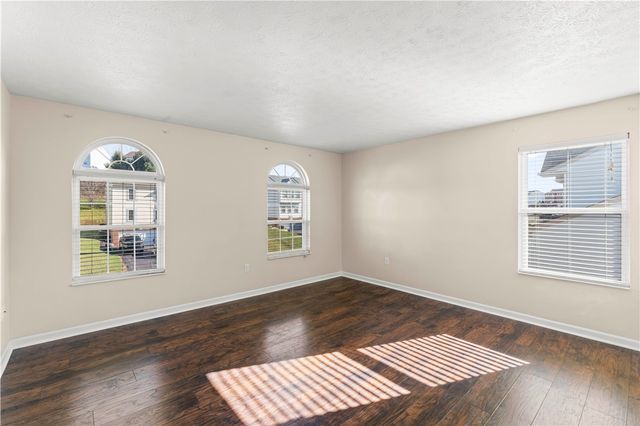 118 Commodore Dr, North Fayette, PA 15057