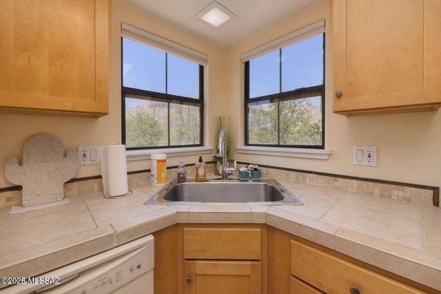 6651 N Campbell Ave Apt 281, Tucson, AZ 85718