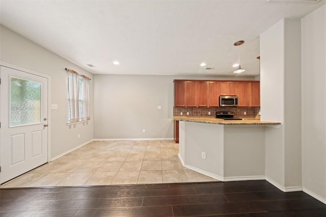 3 Whitekirk, The Woodlands, TX 77354