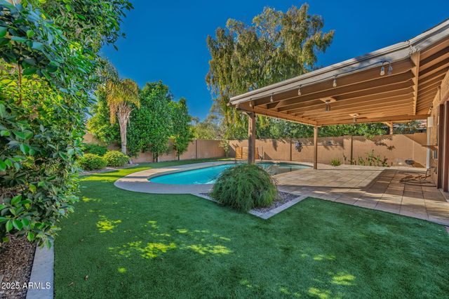 5005 E SHOMI Street, Phoenix, AZ 85044