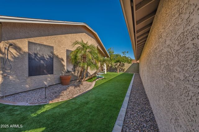 5005 E SHOMI Street, Phoenix, AZ 85044