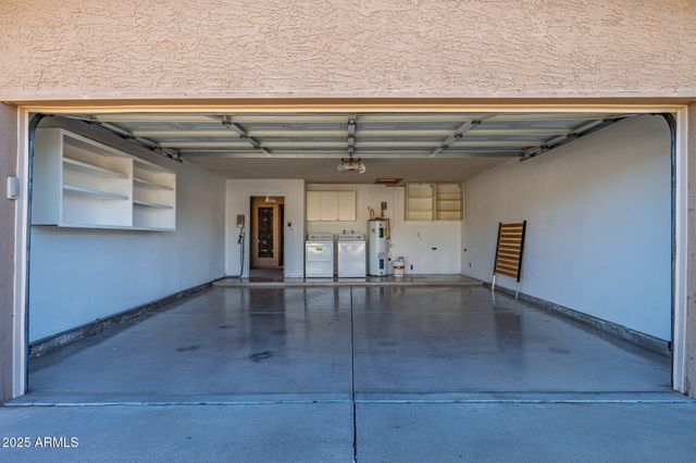 5005 E SHOMI Street, Phoenix, AZ 85044