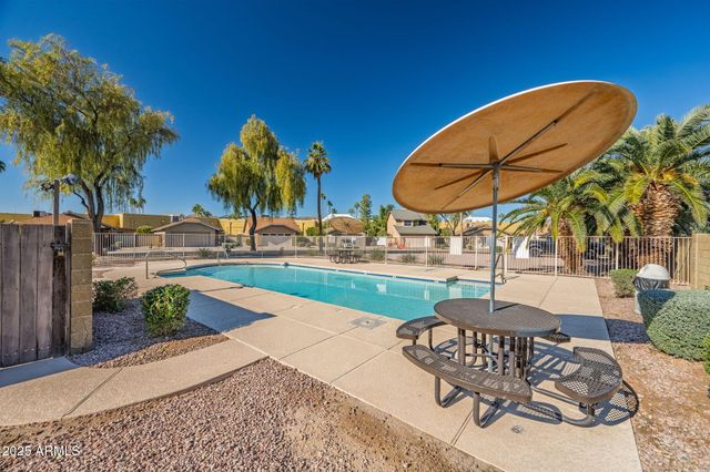 5005 E SHOMI Street, Phoenix, AZ 85044