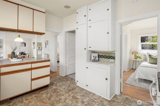 6841 19th Avenue NE, Seattle, WA 98115