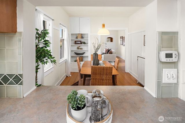 6841 19th Avenue NE, Seattle, WA 98115