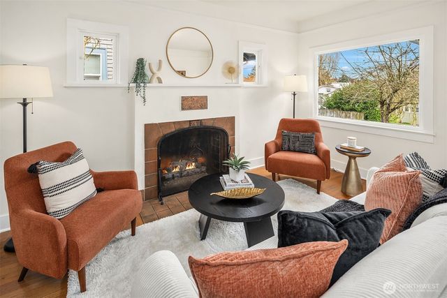 6841 19th Avenue NE, Seattle, WA 98115