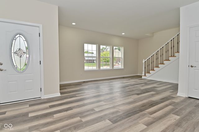 525 Schmitt Road, Indianapolis, IN 46239