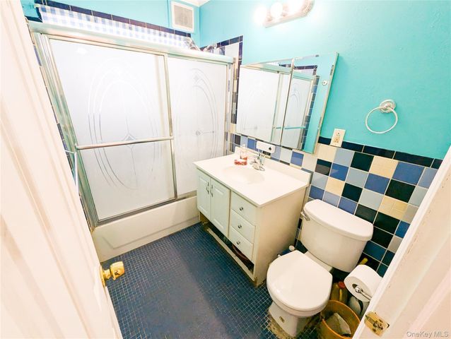 806 Oliver Avenue 1 Floor+ Garage, Westbury, NY 11590