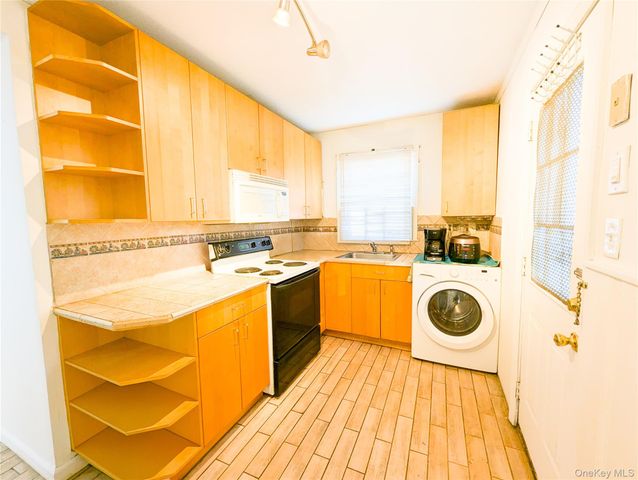 806 Oliver Avenue 1 Floor+ Garage, Westbury, NY 11590