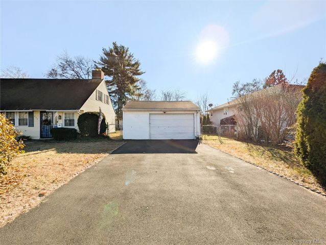 806 Oliver Avenue 1 Floor+ Garage, Westbury, NY 11590