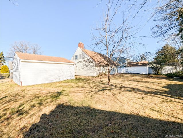 806 Oliver Avenue 1 Floor+ Garage, Westbury, NY 11590