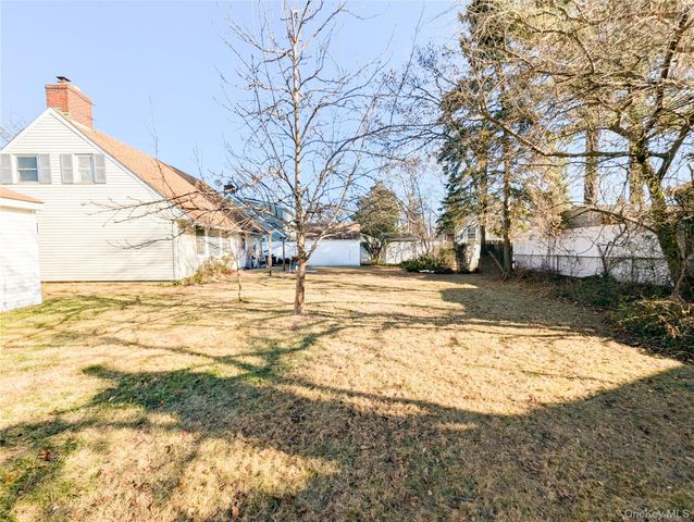 806 Oliver Avenue 1 Floor+ Garage, Westbury, NY 11590