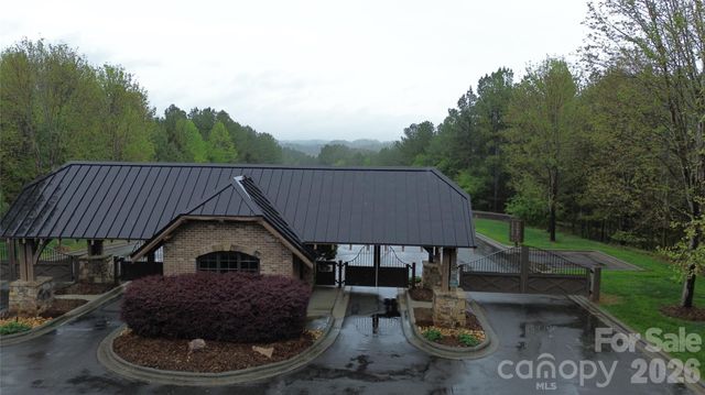 101, 107 Table Rock Trace NW, Morganton, NC 28655