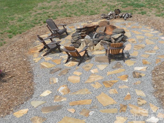 101, 107 Table Rock Trace NW, Morganton, NC 28655