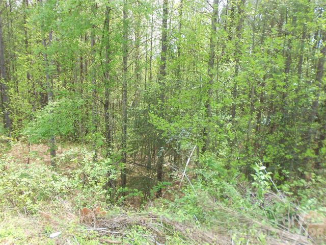 101, 107 Table Rock Trace NW, Morganton, NC 28655