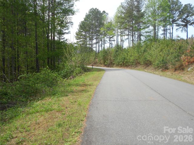 101, 107 Table Rock Trace NW, Morganton, NC 28655