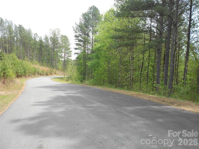 101, 107 Table Rock Trace NW, Morganton, NC 28655