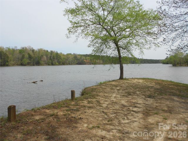 101, 107 Table Rock Trace NW, Morganton, NC 28655