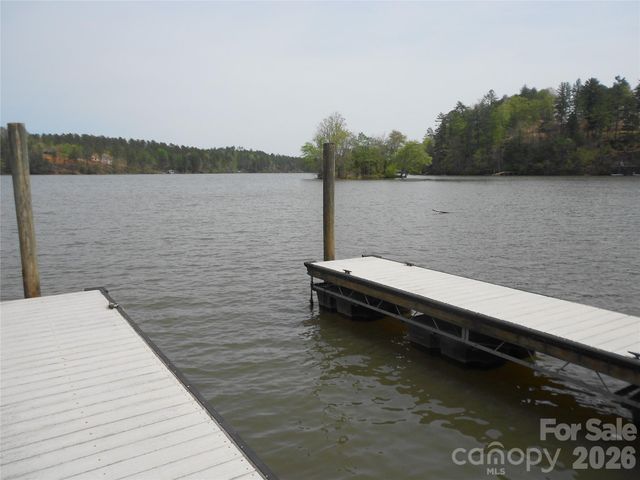 101, 107 Table Rock Trace NW, Morganton, NC 28655
