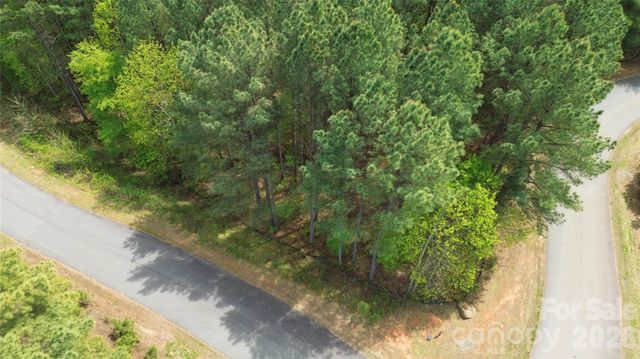 101, 107 Table Rock Trace NW, Morganton, NC 28655