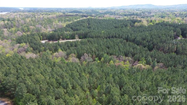101, 107 Table Rock Trace NW, Morganton, NC 28655