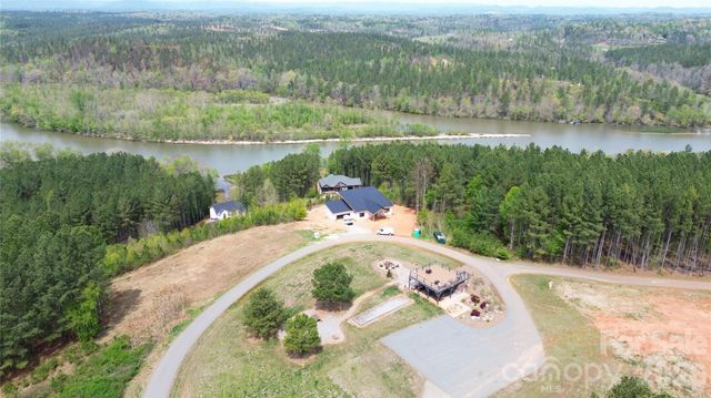 101, 107 Table Rock Trace NW, Morganton, NC 28655