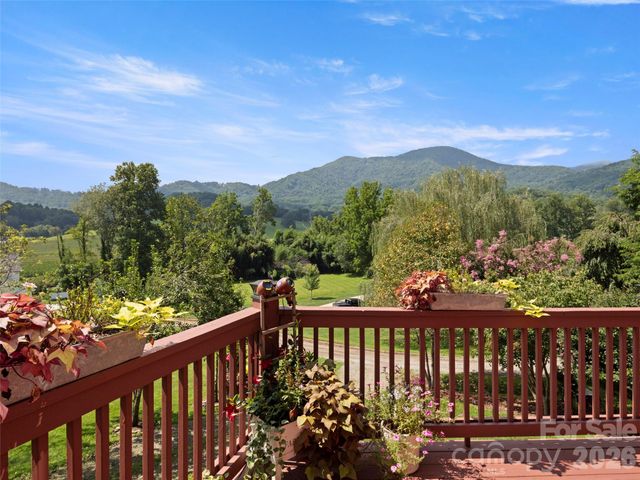 64 Cradling Cove, Waynesville, NC 28785