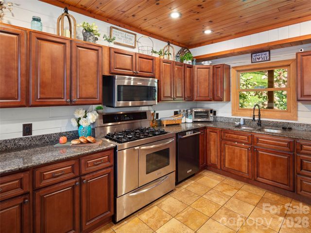 64 Cradling Cove, Waynesville, NC 28785