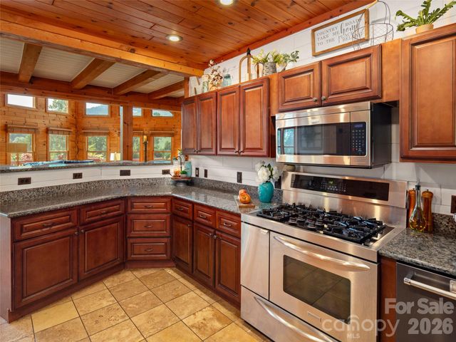 64 Cradling Cove, Waynesville, NC 28785