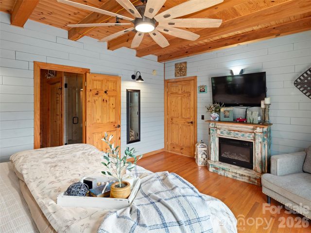 64 Cradling Cove, Waynesville, NC 28785
