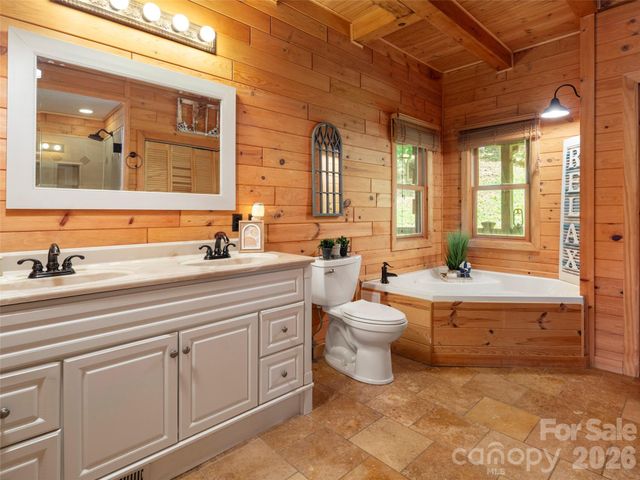 64 Cradling Cove, Waynesville, NC 28785
