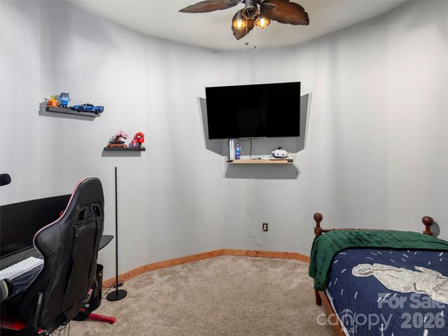 64 Cradling Cove, Waynesville, NC 28785