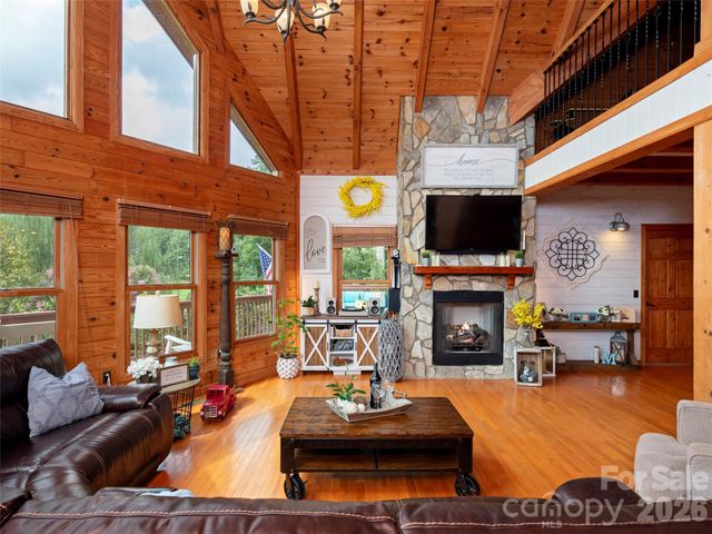 64 Cradling Cove, Waynesville, NC 28785