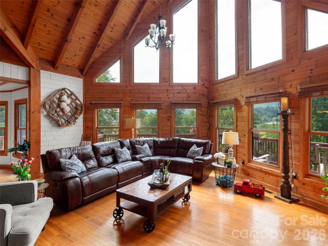 64 Cradling Cove, Waynesville, NC 28785