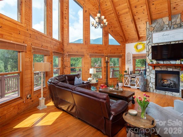 64 Cradling Cove, Waynesville, NC 28785