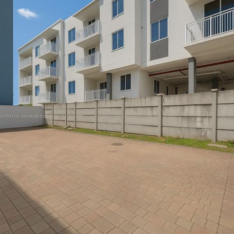 637 SW 10th Ave 3, Miami, FL 33130