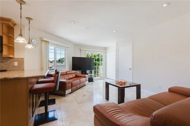 1722 Woodland Avenue, Glendale, CA 91208