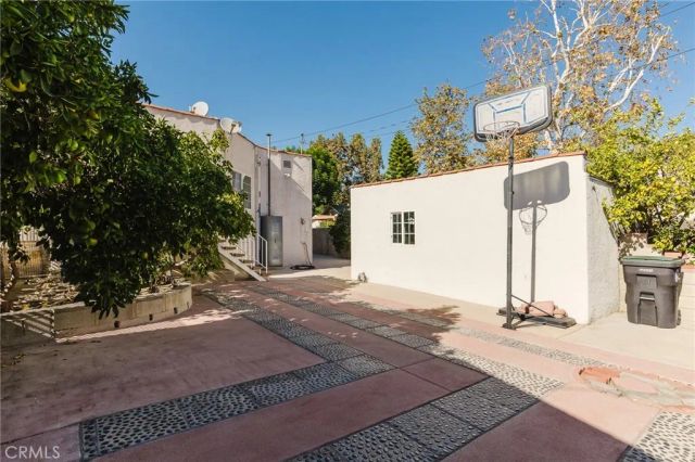 1722 Woodland Avenue, Glendale, CA 91208