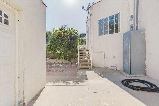 1722 Woodland Avenue, Glendale, CA 91208