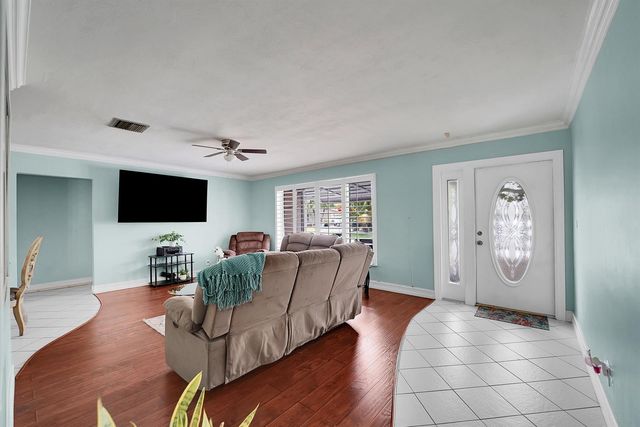 4400 NW 44th Terrace, Tamarac, FL 33319