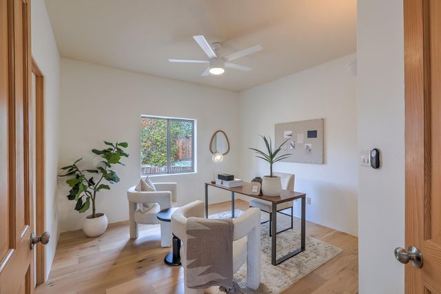 337 Nara Visa Court NW, Los Ranchos, NM 87107