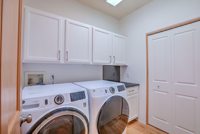 337 Nara Visa Court NW, Los Ranchos, NM 87107