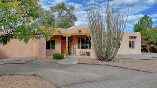 337 Nara Visa Court NW, Los Ranchos, NM 87107