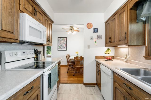 415 Ostemo Place, South Bend, IN 46617