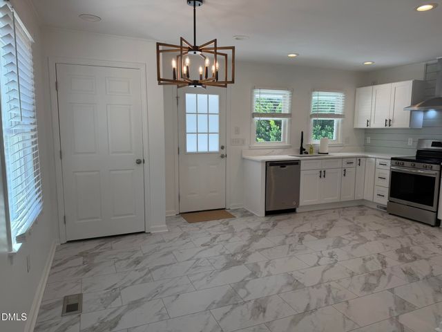 2736 Knowles Street, Raleigh, NC 27603