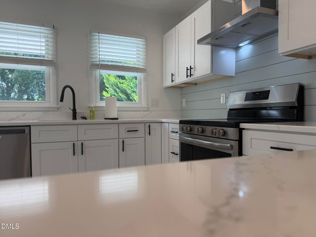 2736 Knowles Street, Raleigh, NC 27603