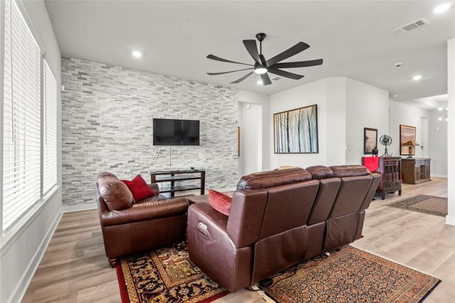 123 Lake Charlotte Creek DR, Bastrop, TX 78602