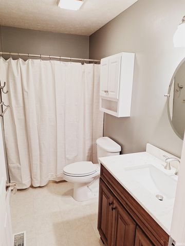 4318 E Cricket Knoll, Bloomington, IN 47401