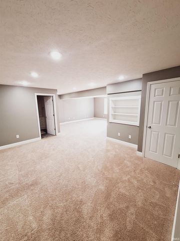 4318 E Cricket Knoll, Bloomington, IN 47401